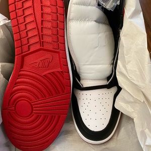 Retro Jordan 1’s satin heal black toe